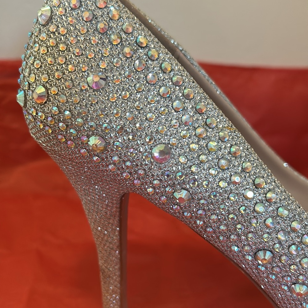 Pretty bling heels - Picture 2 of 10